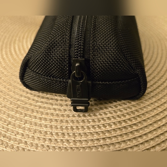 TUMI Alpha Zippered Pouch - Black - Picture 5 of 6